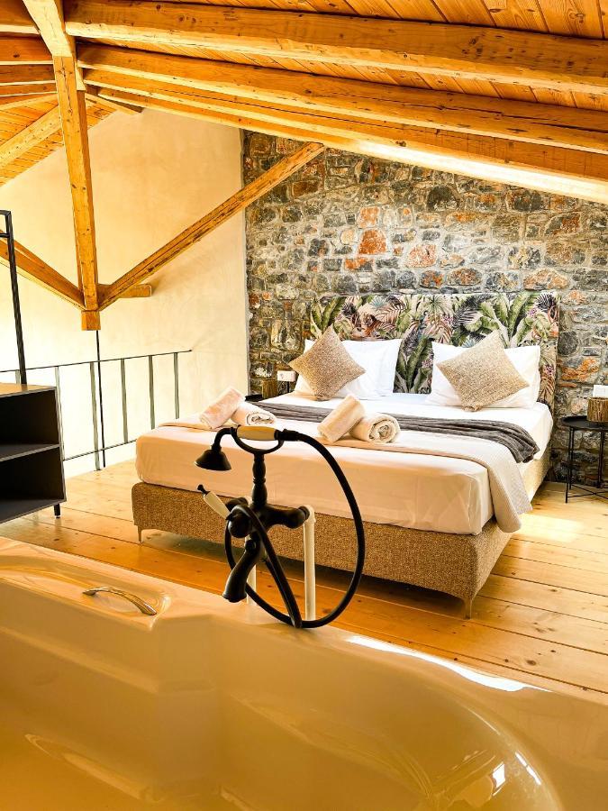 Modern Stone Villas With Swimming Pool ألفيريون المظهر الخارجي الصورة