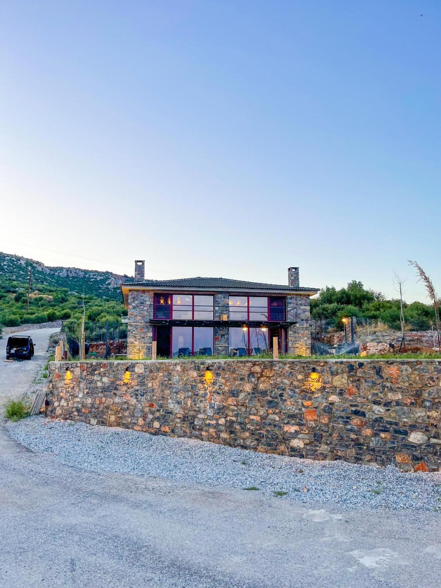 Modern Stone Villas With Swimming Pool ألفيريون المظهر الخارجي الصورة